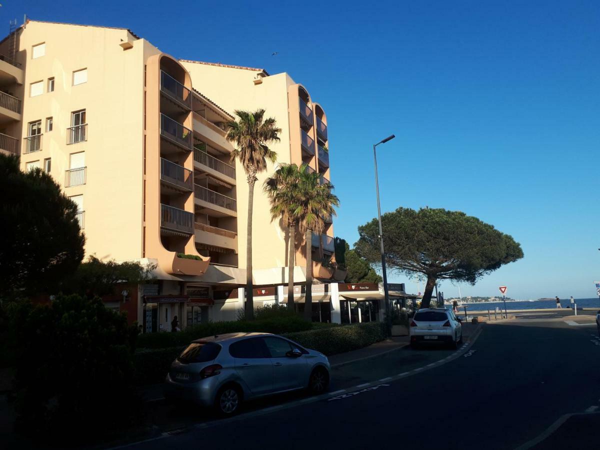 Jujuceline83 Apartment Frejus Exterior photo